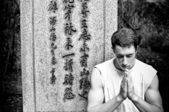 Dylan-PrayingKyoto-HI-Res